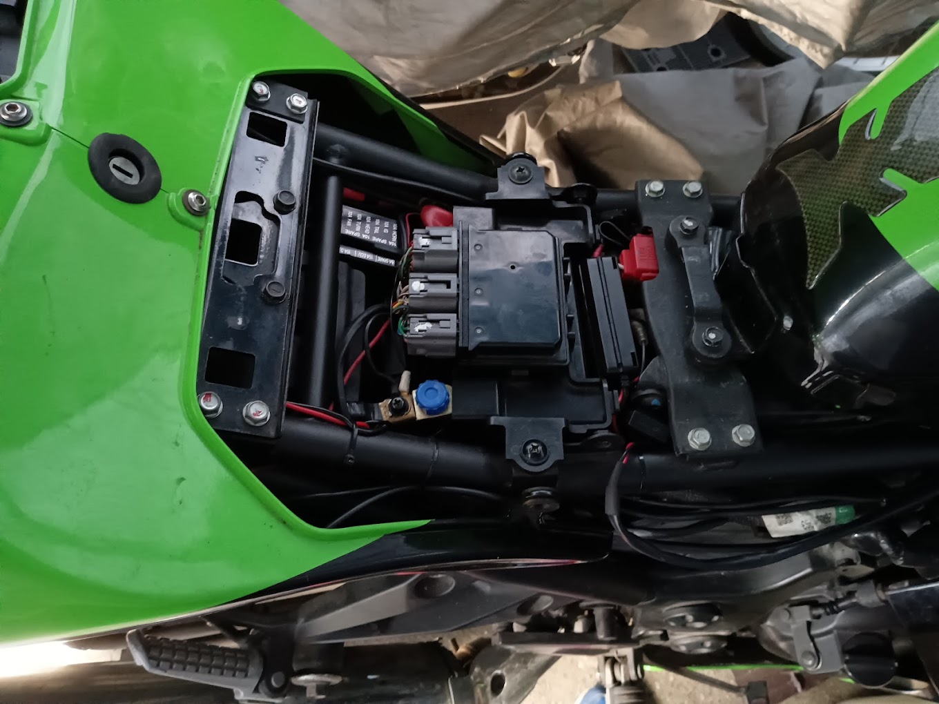 NINJA250R（2008-2010）のバッテリー対策